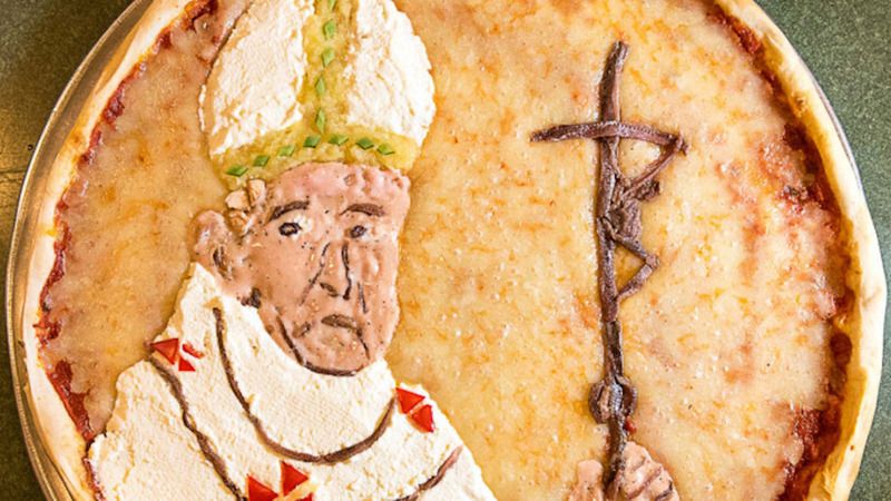 pope-pizza1_zpscjh30t0u.jpg