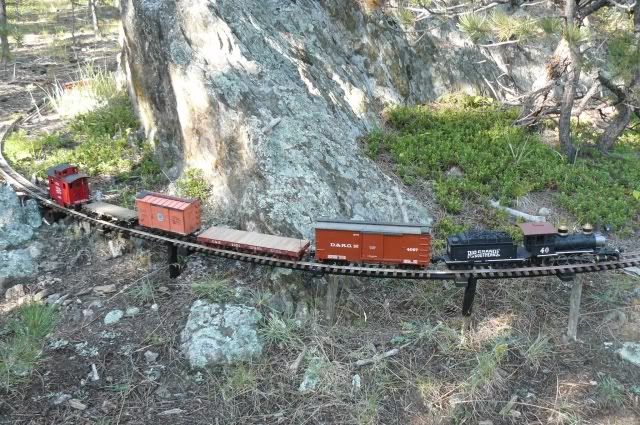spine for g scale garden railroad roadbed