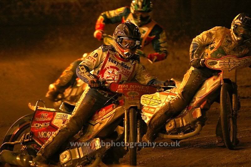 IMAGE: http://i35.photobucket.com/albums/d169/kibice-uk/img06-2.jpg