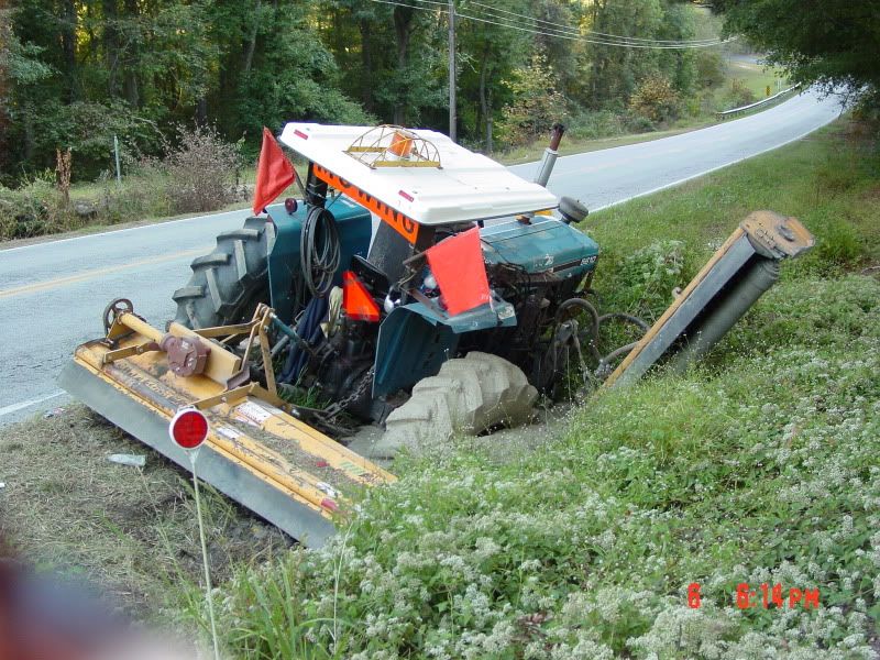 Stucktractor001.jpg