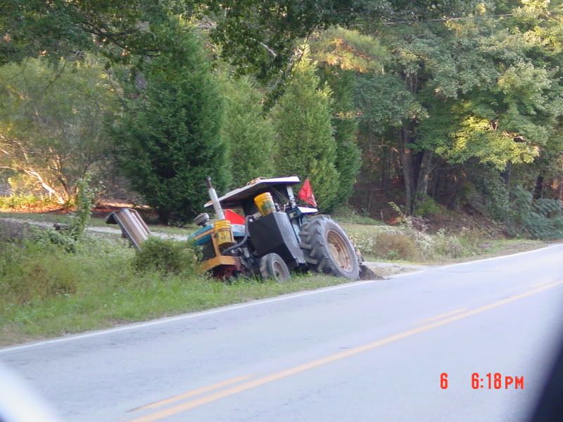 Stucktractor003.jpg