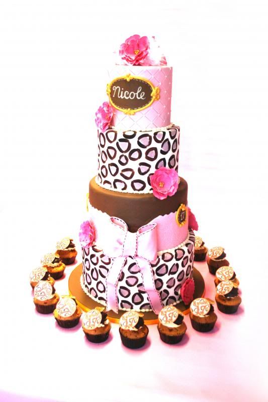 http://i35.photobucket.com/albums/d185/deesub40/taart2_zps841c1cce.jpg