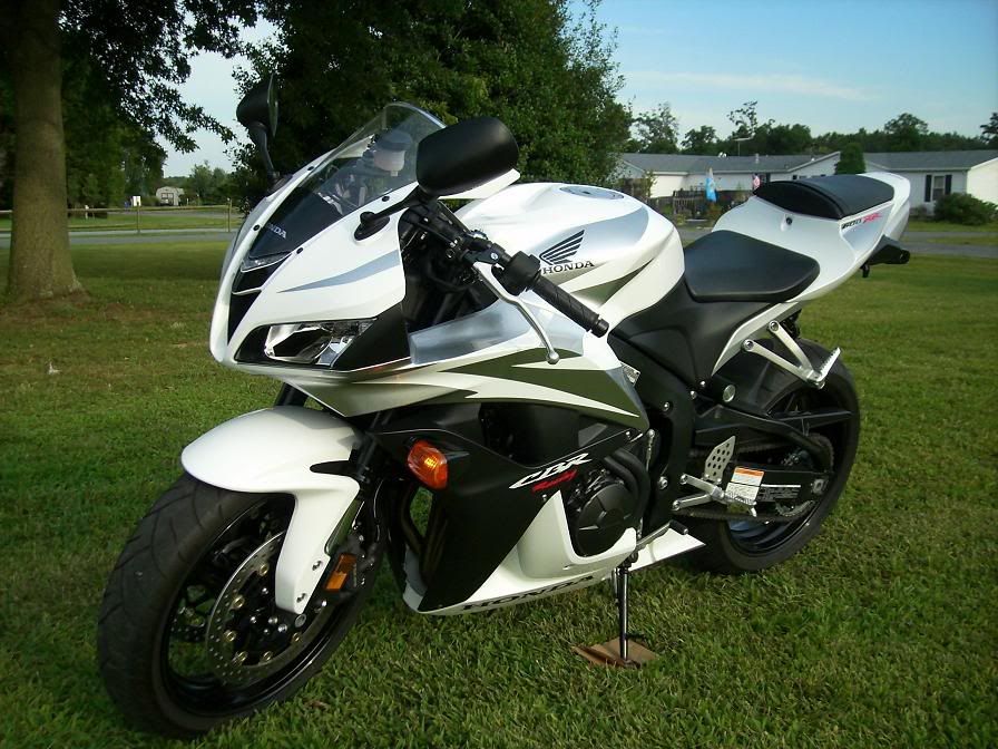 2007 Honda cbr white silver #5